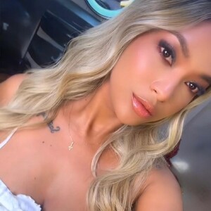 eylin_montana Ebony webcam from Colombia