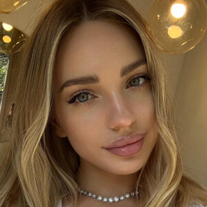 Nicole_blueberry webcam livesex profile in latvia cams
